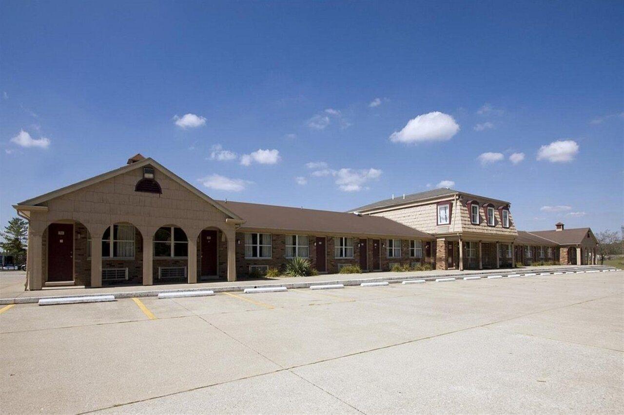 Americas Best Value Inn Чиликоти Екстериор снимка