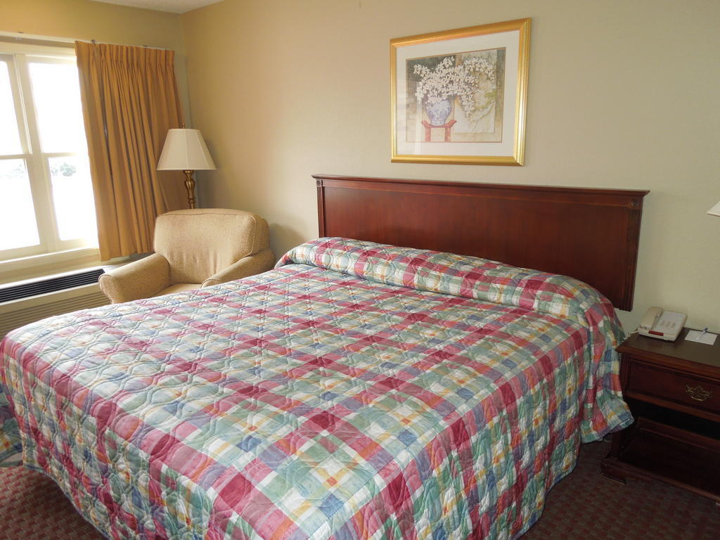 Americas Best Value Inn Чиликоти Екстериор снимка