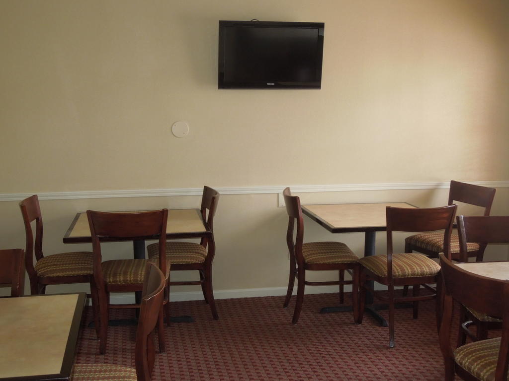 Americas Best Value Inn Чиликоти Екстериор снимка