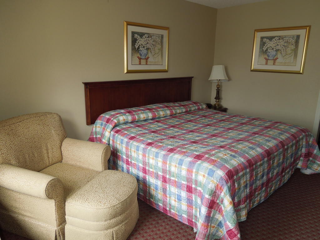 Americas Best Value Inn Чиликоти Екстериор снимка