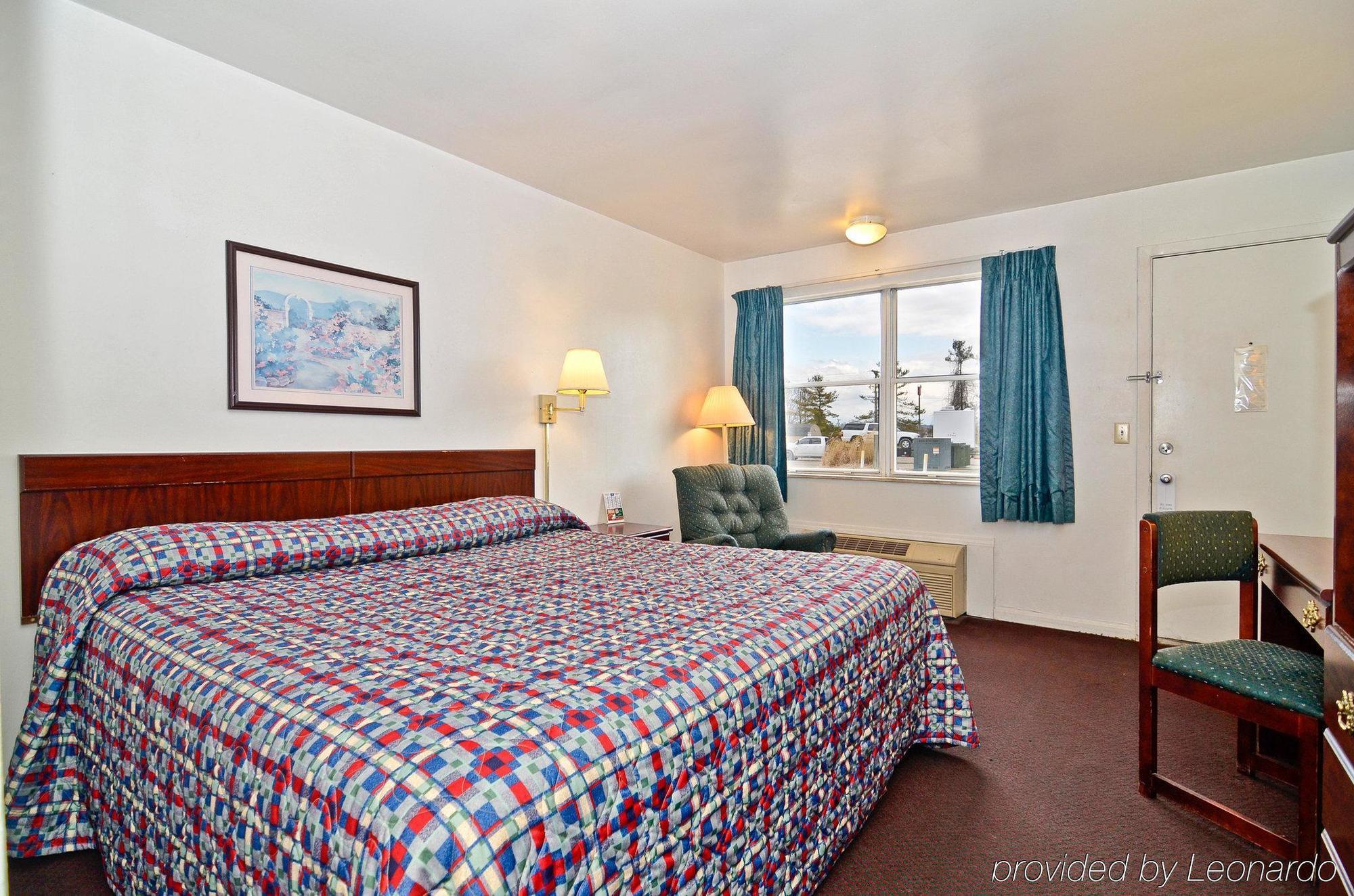 Americas Best Value Inn Чиликоти Стая снимка